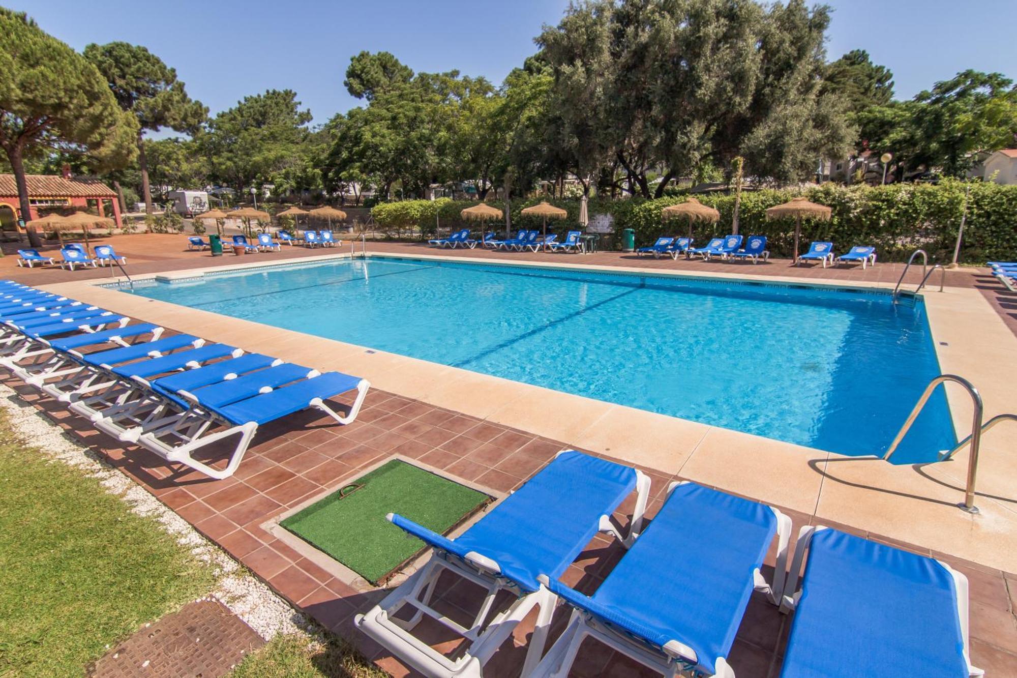 Complejo Turistico & Camping Cabopino Marbella Exteriör bild